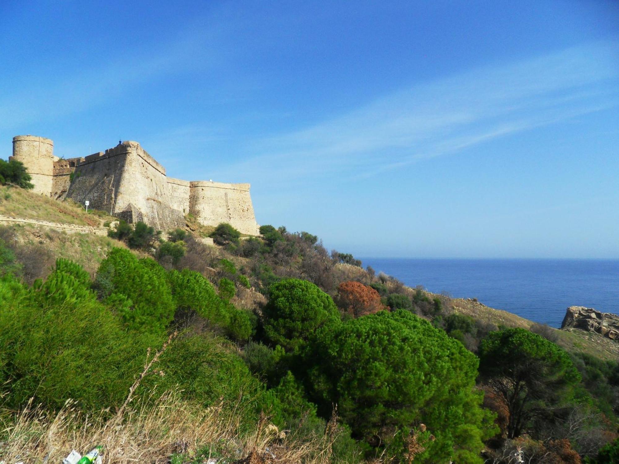 Hotel Les Mimosas Tabarka Bagian luar foto